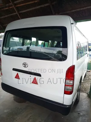 Toyota HiAce 2014 White
