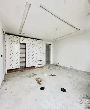 3bdrm Apartment in Lekki Phase 1 for rent