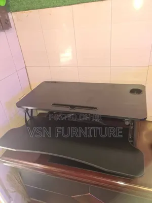 Sit to Stand Manual Adjustable Desk With Charging Plug