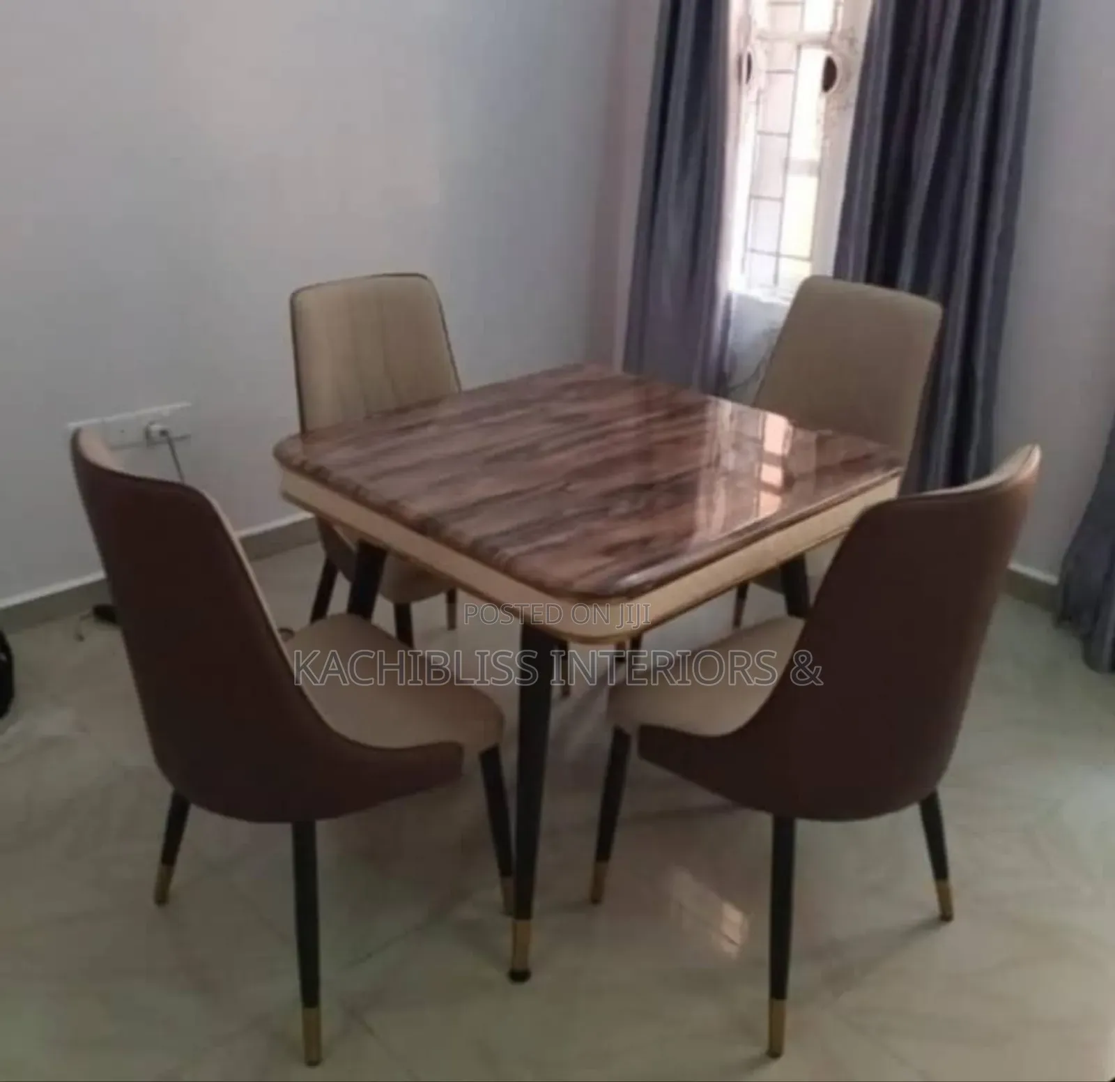 4 Seater Dinning Set