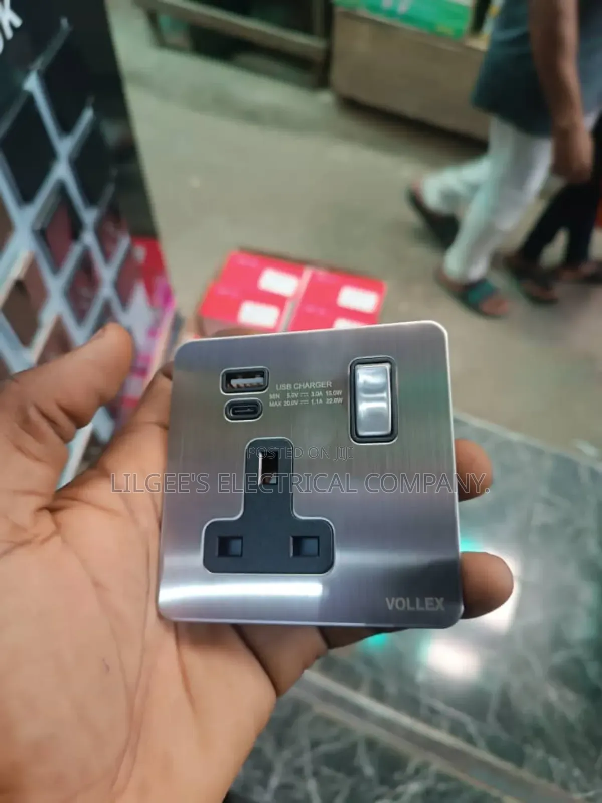 Volex 13 Amps Single Metal Clad Socket With Usb and Type C