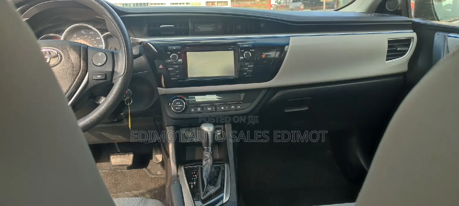 Toyota Corolla 2016 Silver