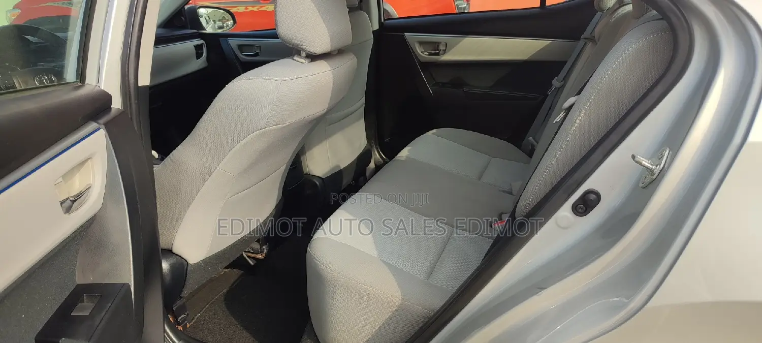 Toyota Corolla 2016 Silver