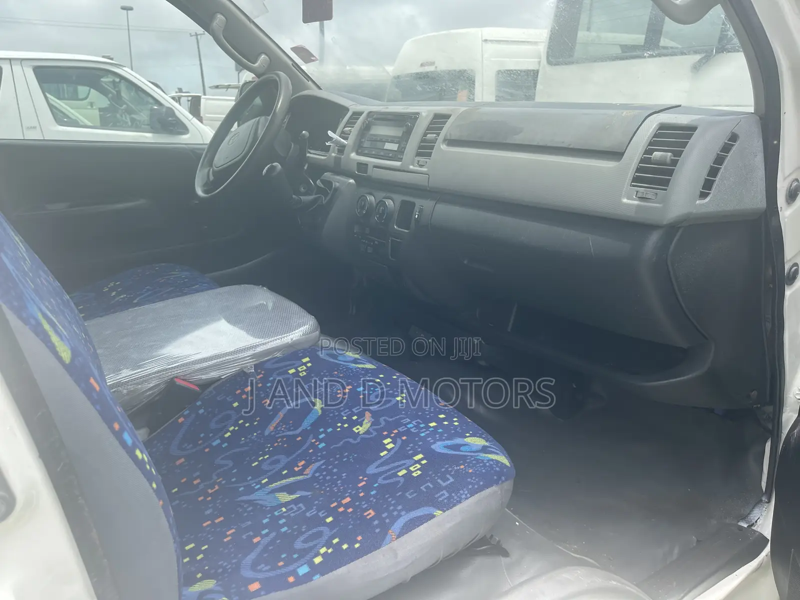 Toyota HiAce 2010 White