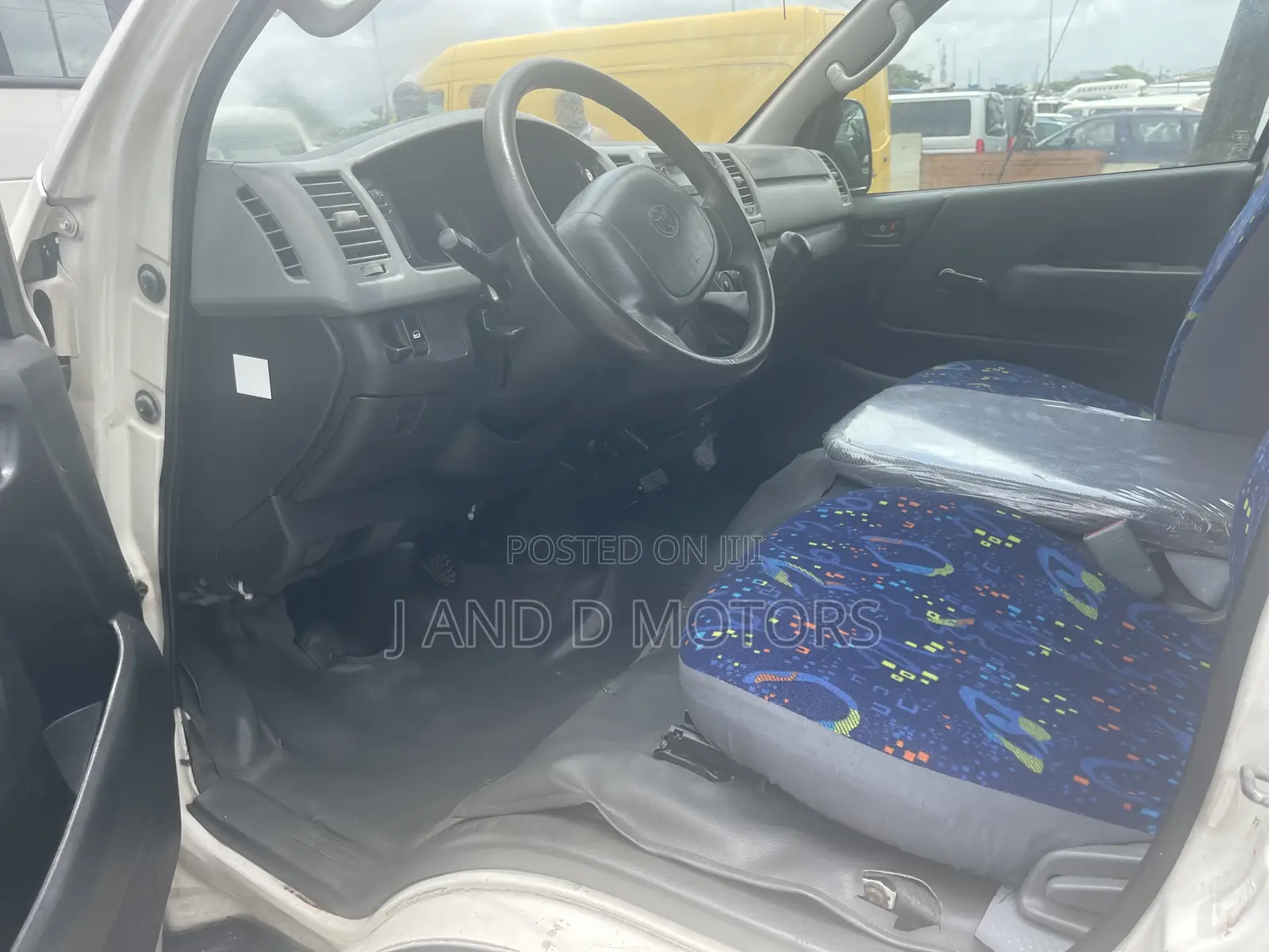 Toyota HiAce 2010 White
