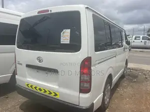 Toyota HiAce 2010 White