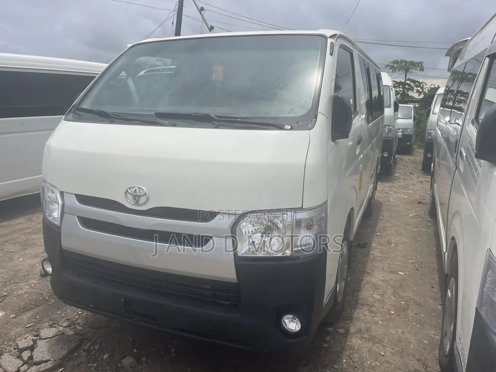 Toyota HiAce 2010 White