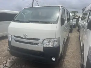 Toyota HiAce 2010 White