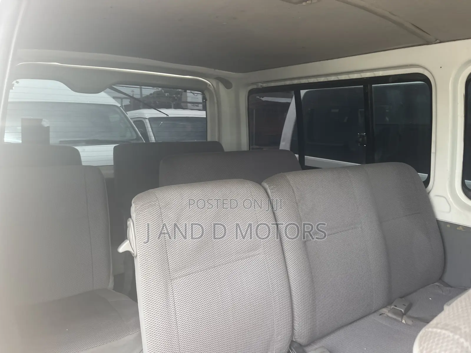 Toyota HiAce 2010 White