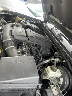 Nissan Pathfinder 2005 Gray