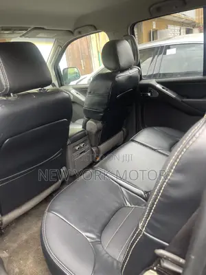Nissan Pathfinder 2005 Gray