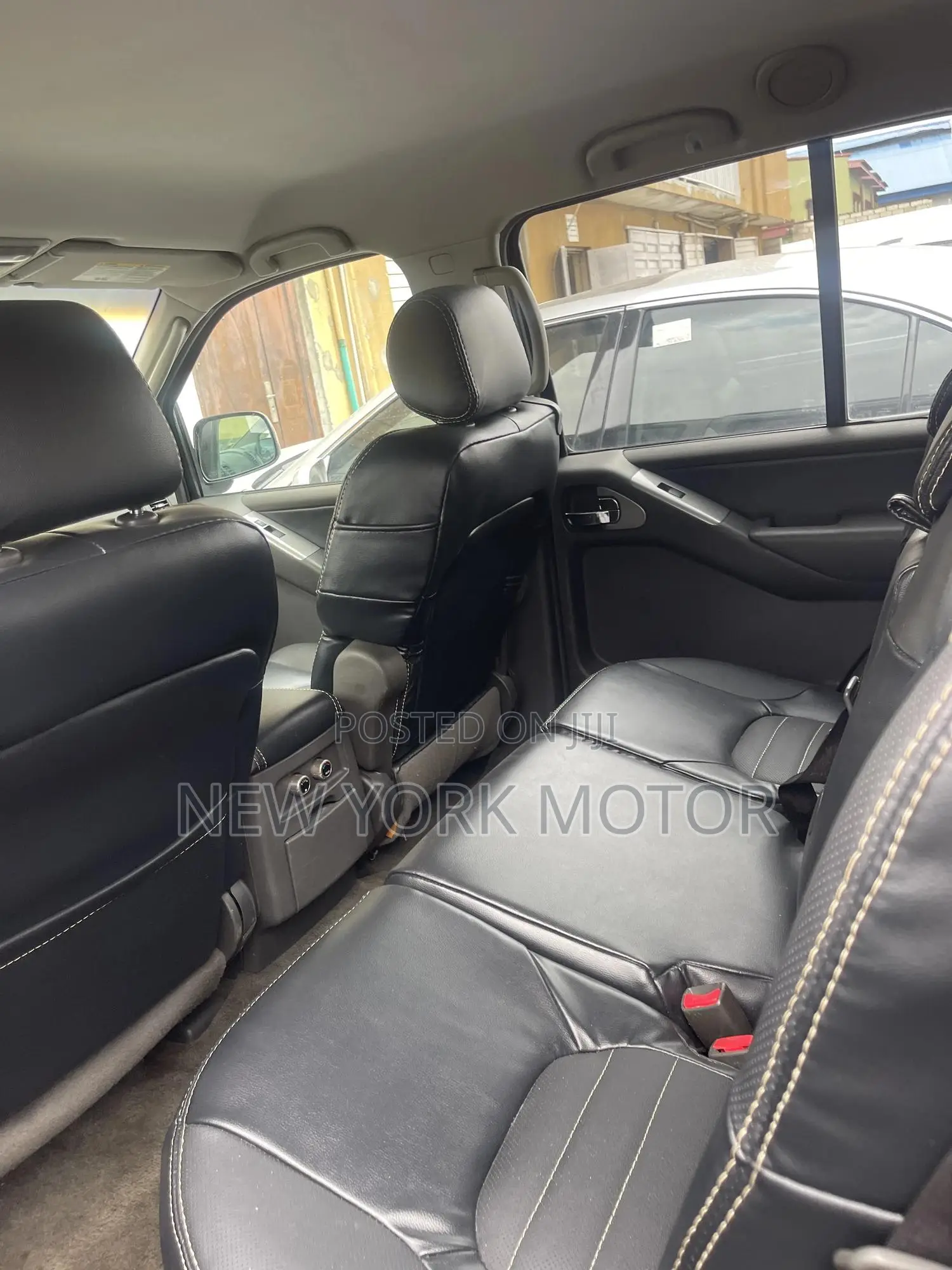 Nissan Pathfinder 2005 Gray