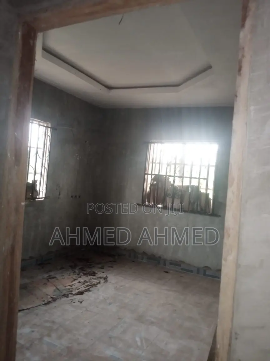 3bedroom Flat, and 4 Room and Parlor Self