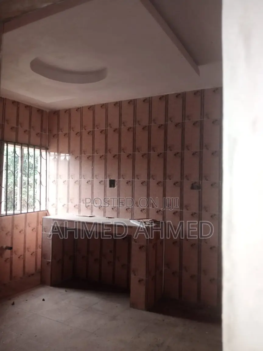 3bedroom Flat, and 4 Room and Parlor Self