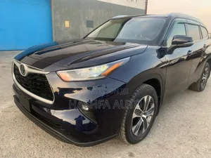Toyota Highlander XLE AWD 2020 Blue