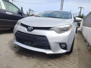 Photo - Toyota Corolla 2015 Silver