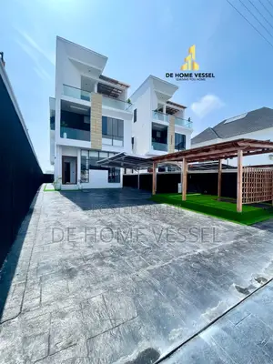 5bdrm Duplex in Lekki for sale