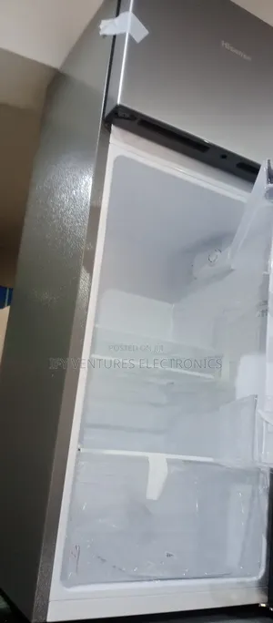 124litres Hisense Double Door Refrigerator, Silver Color