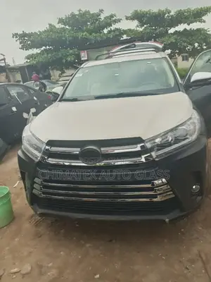 We Deliver All Kinds of Windscreen Glass and Install