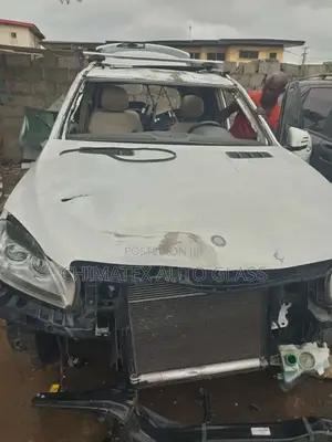 Mercedes Ml350 2013 Windscreen Glass We Deliver and Install
