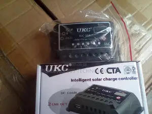 High Quality 20amp 12/24vsolar Energy Change Controller