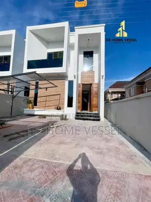 5bdrm Duplex in Chevron for sale