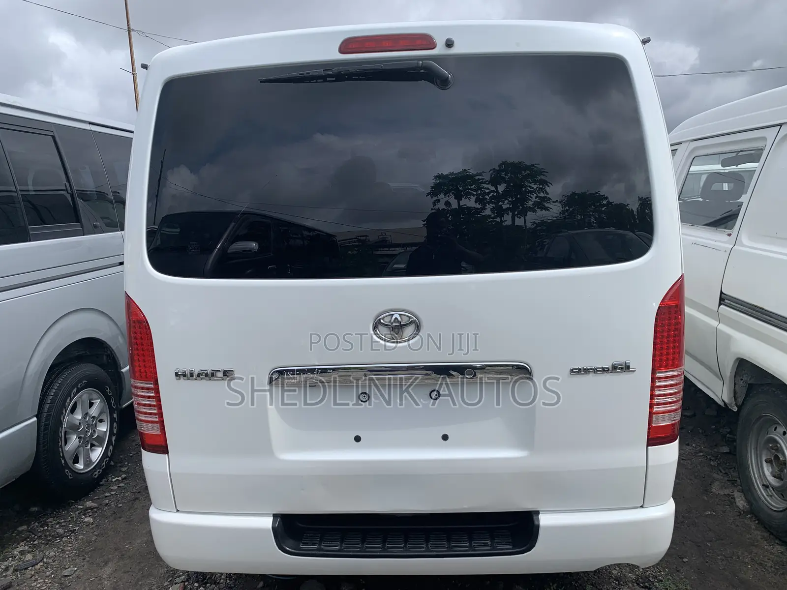 Toyota HiAce 2013 White