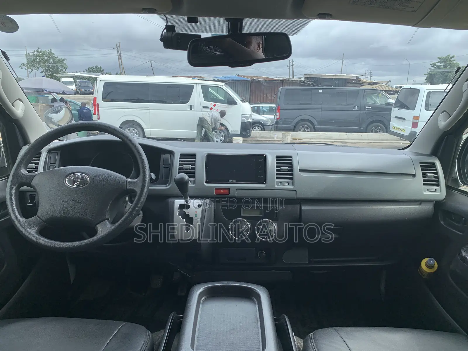 Toyota HiAce 2013 White