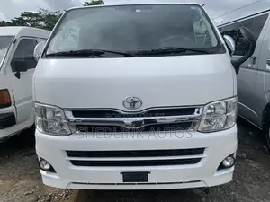 Toyota HiAce 2013 White