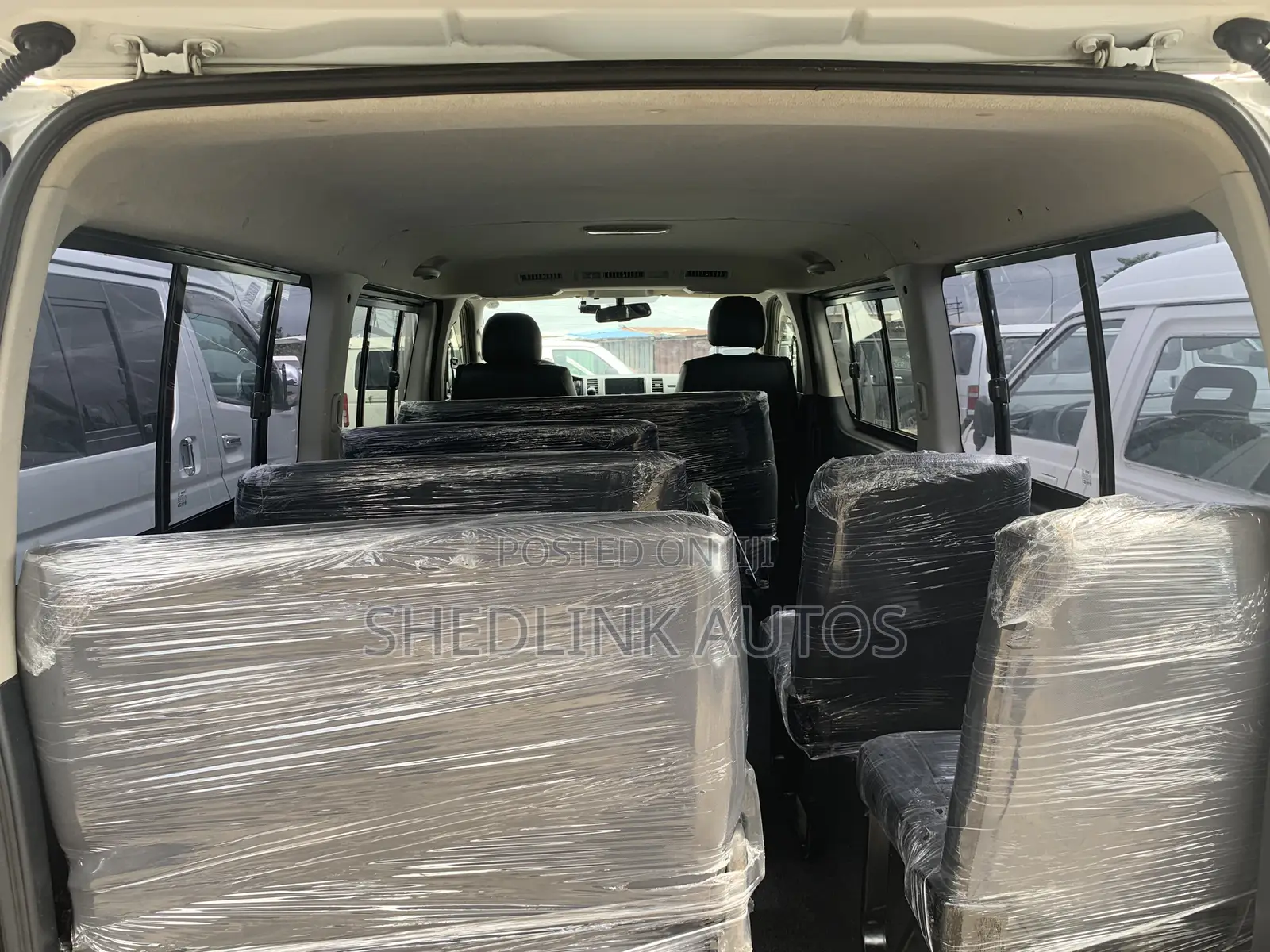 Toyota HiAce 2013 White