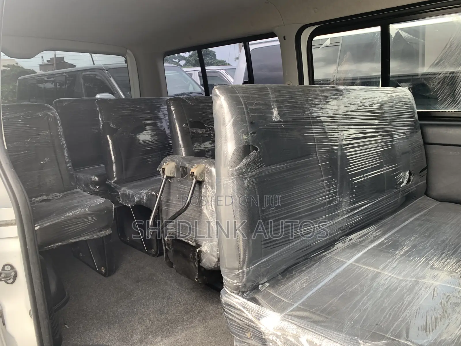 Toyota HiAce 2013 White