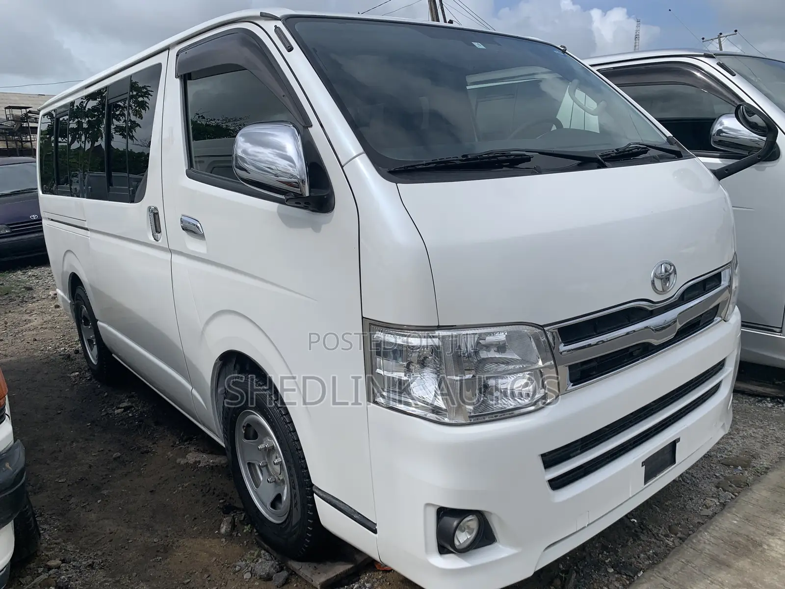 Toyota HiAce 2013 White