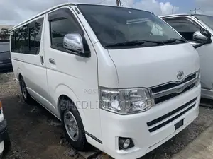 Toyota HiAce 2013 White