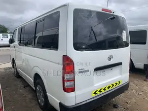 Toyota HiAce 2006 White