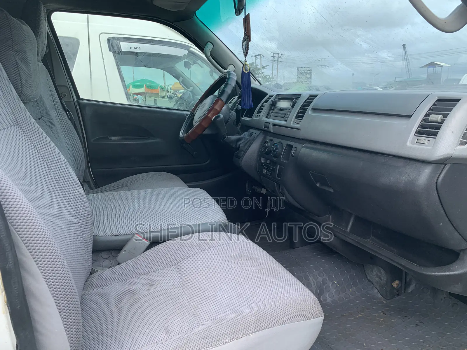 Toyota HiAce 2006 White