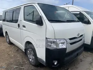 Toyota HiAce 2006 White