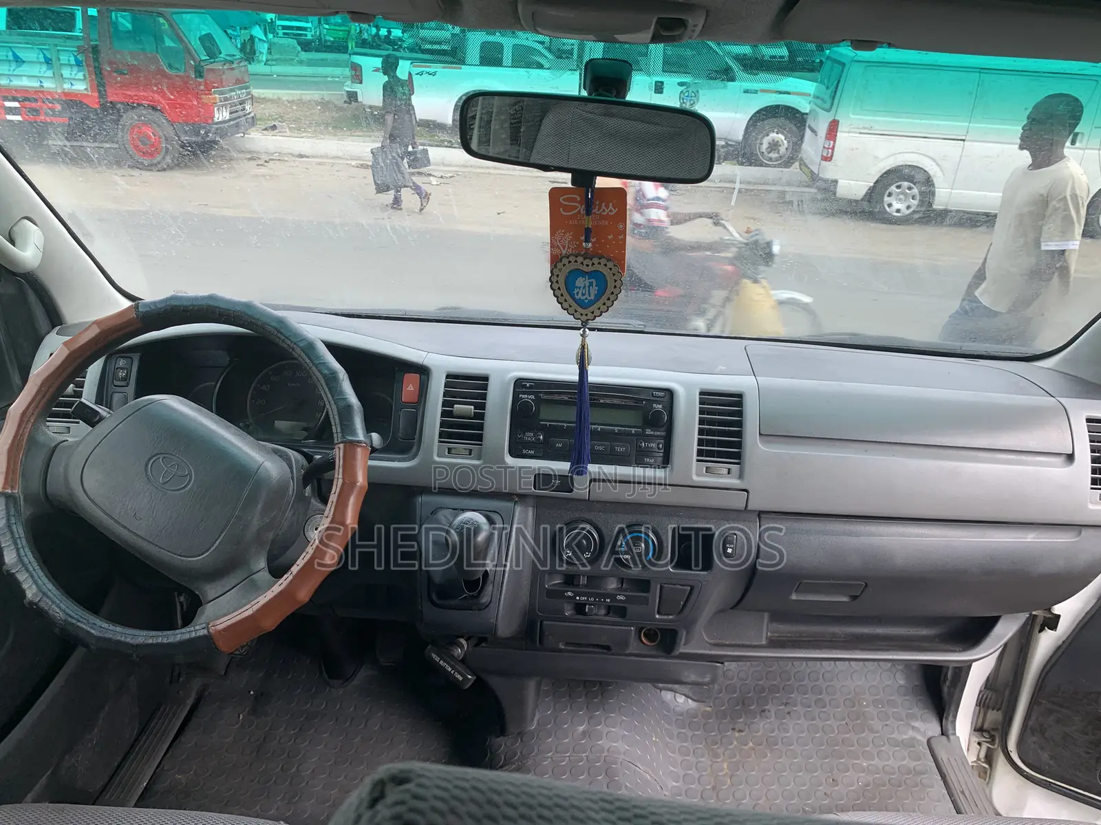 Toyota HiAce 2006 White