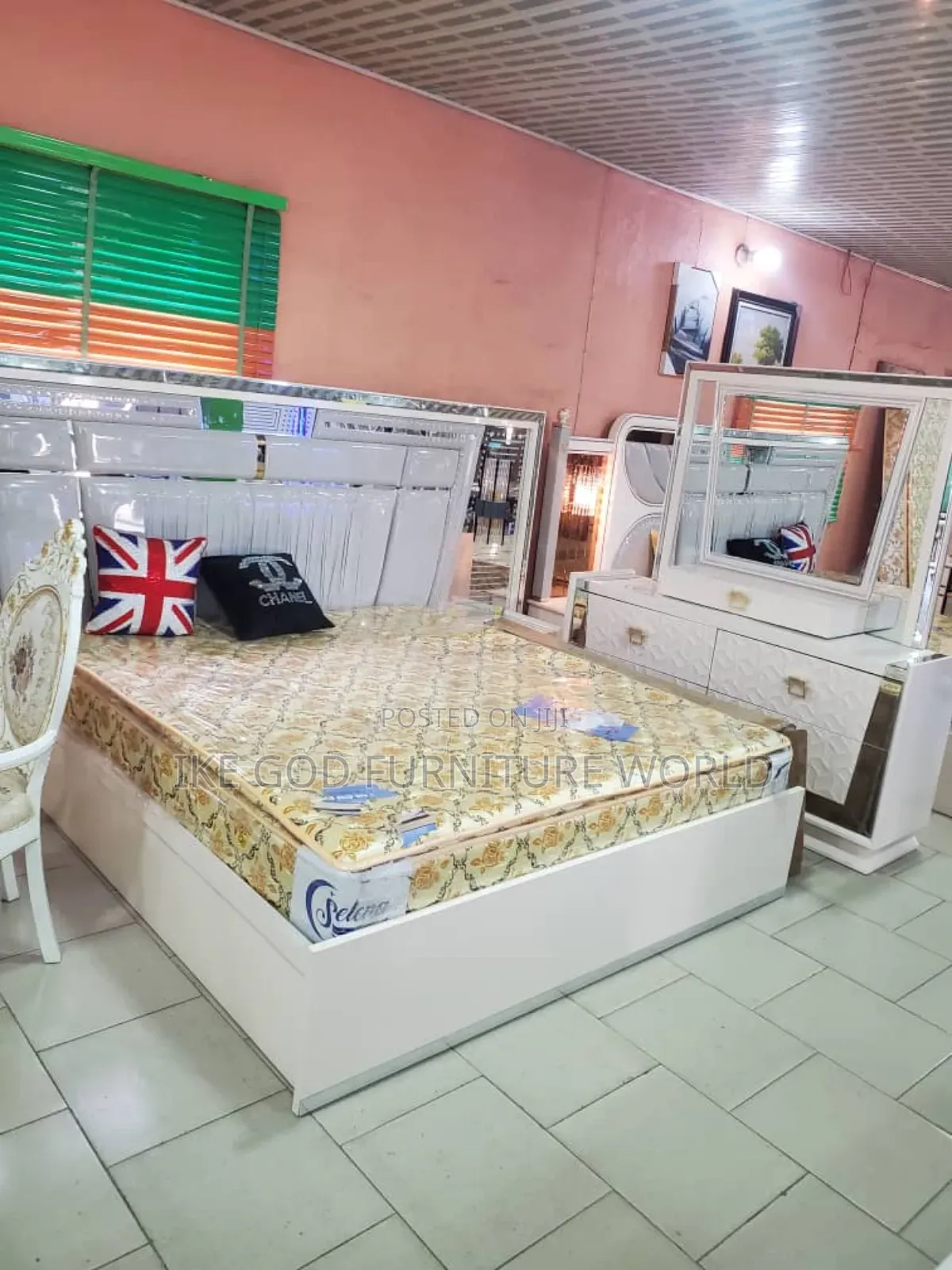 6by7 Imported Turkish Contemporary Bed With Dressing Mirror
