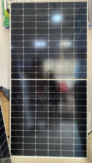 650w World Class Energy Mono Half-Cut Solar Panel