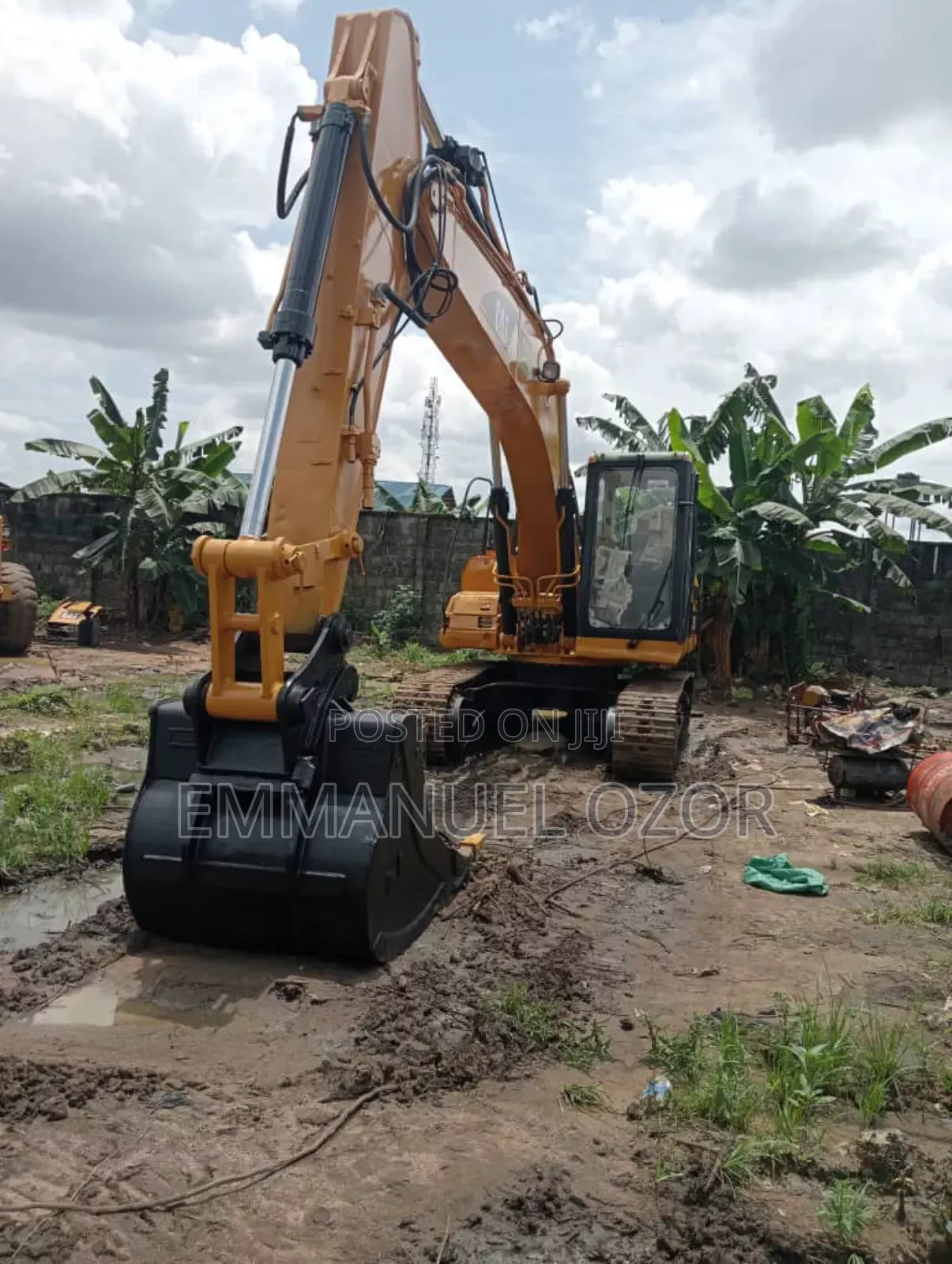 Excavator 320BL
