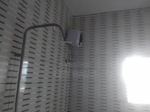 3bdrm Block of Flats in Ogombo for rent