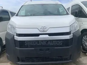 Toyota HiAce 2021 White