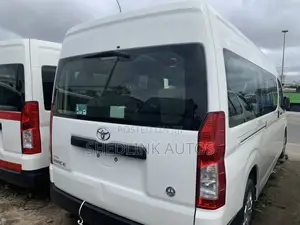 Toyota HiAce 2021 White