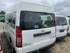 Toyota HiAce 2021 White