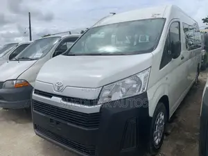 Toyota HiAce 2021 White
