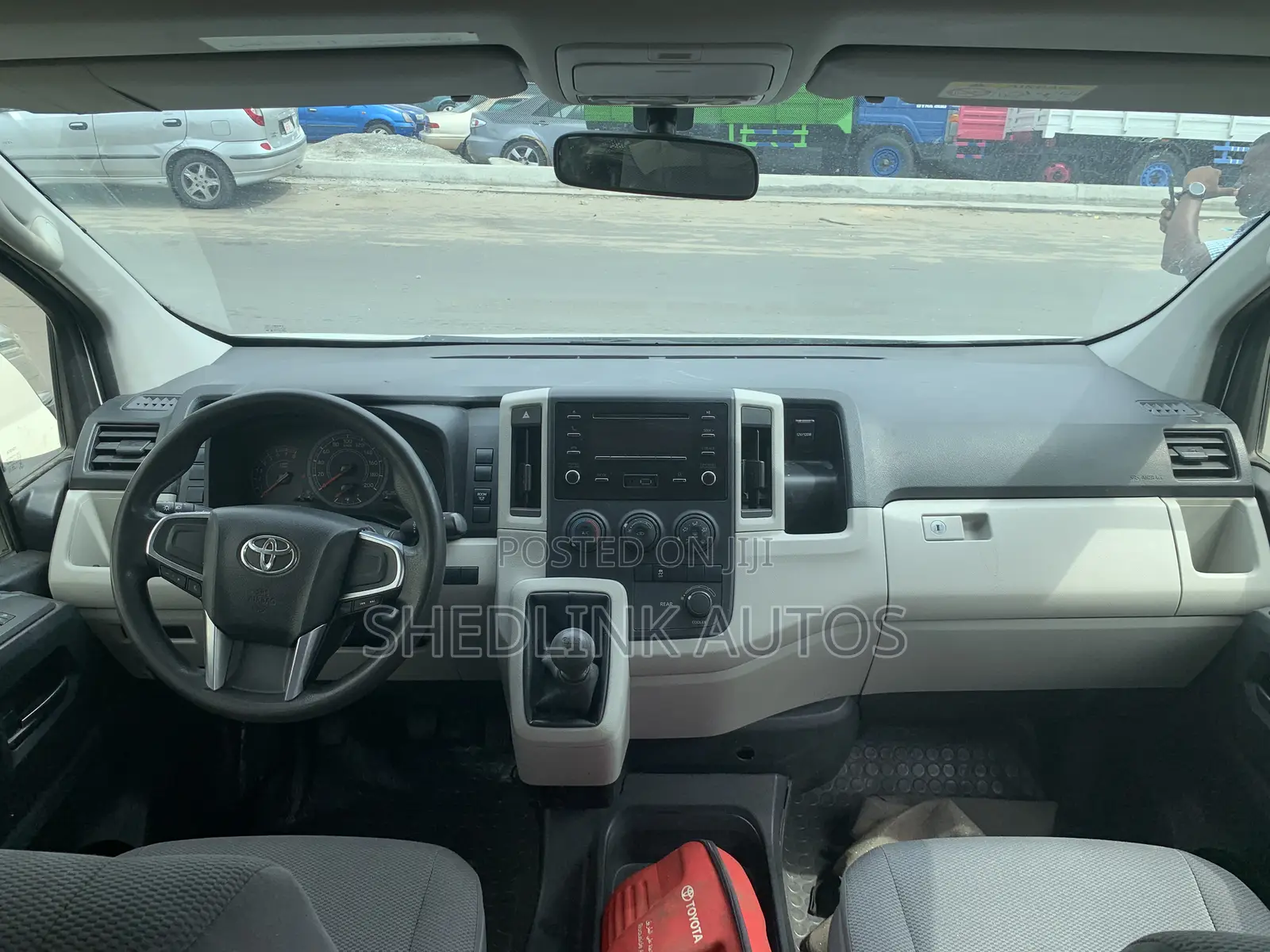Toyota HiAce 2021 White