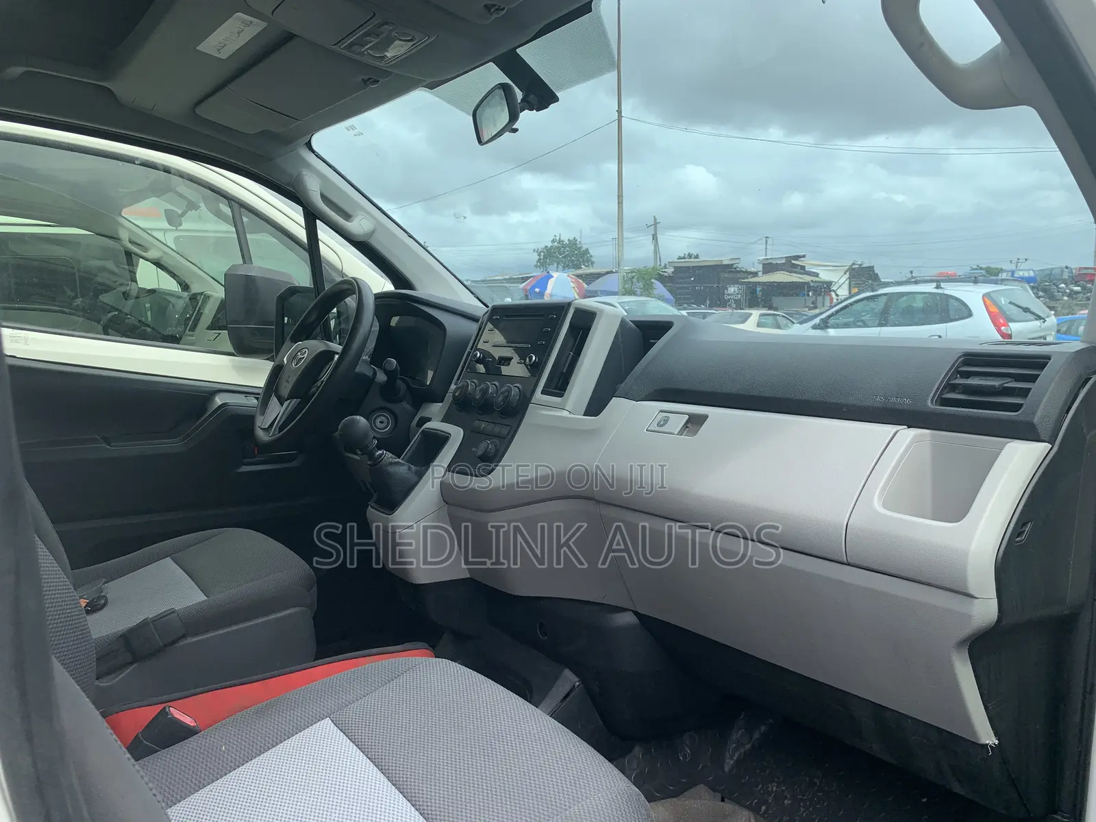 Toyota HiAce 2021 White
