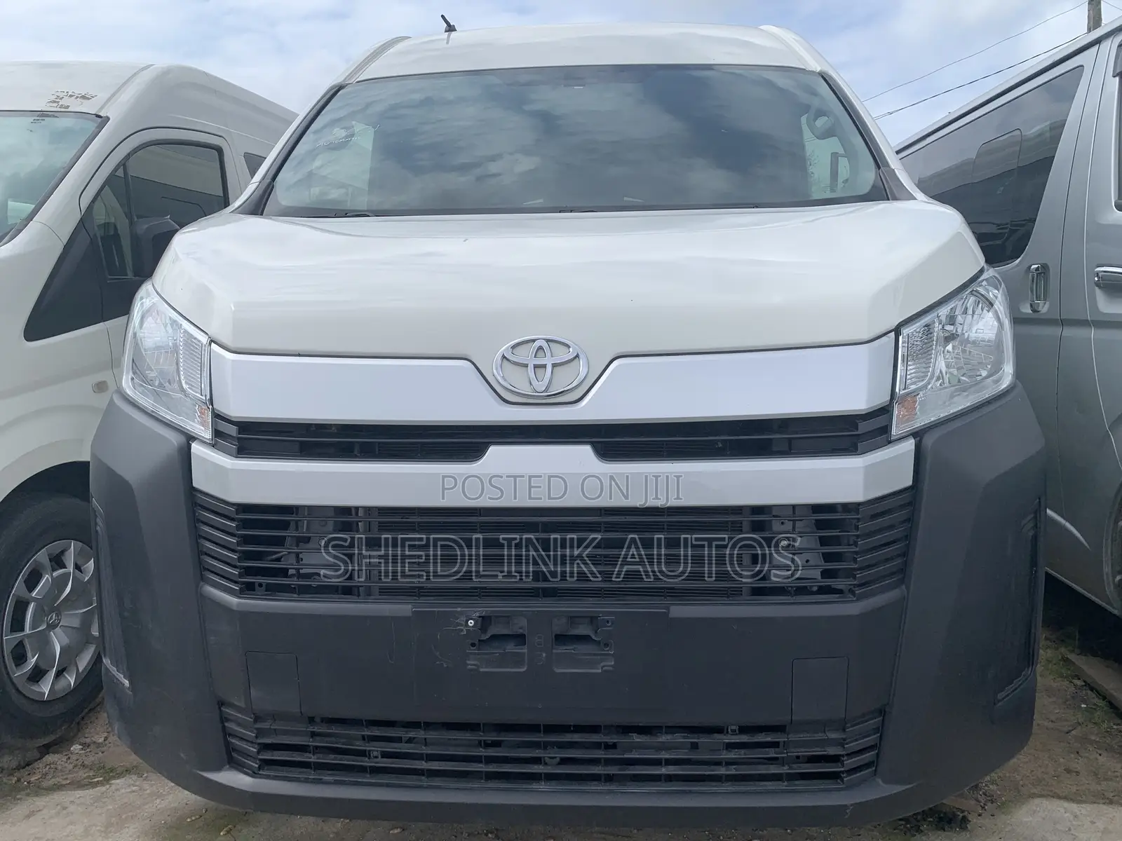 Toyota HiAce 2021 White