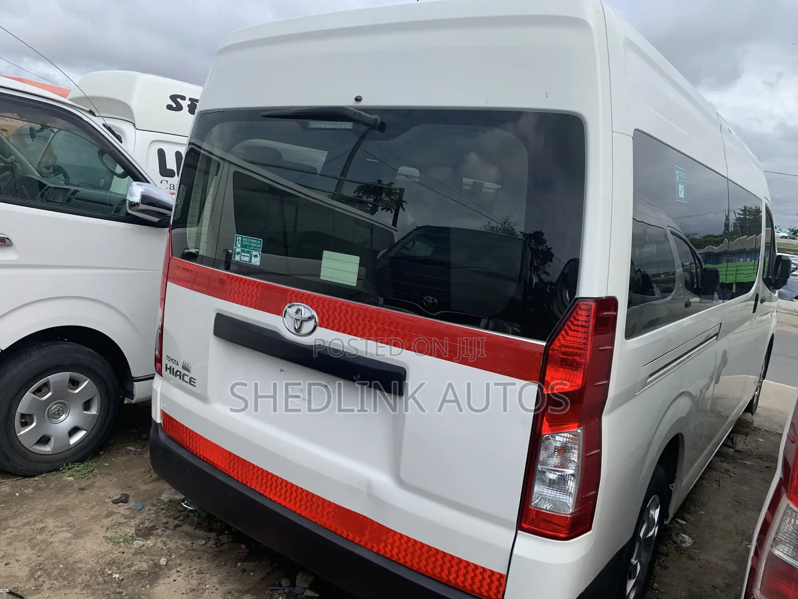 Toyota HiAce 2021 White
