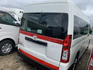 Toyota HiAce 2021 White